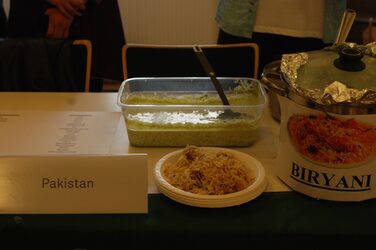 Cultural stand Pakistan: Food on a table