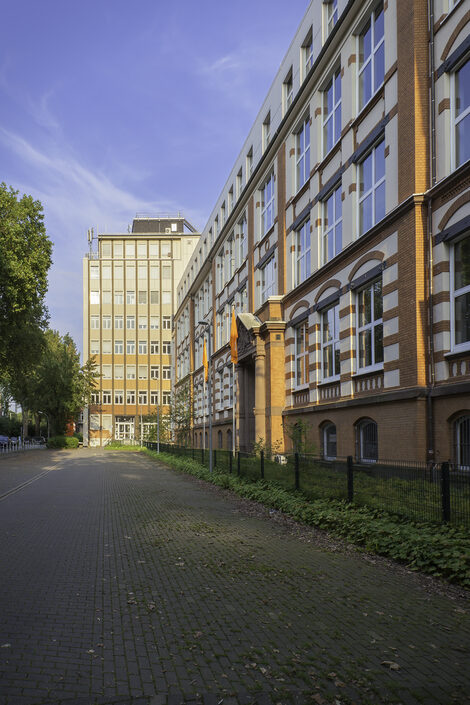 Gebäudeaufnahmen an der Sonnenstraße.