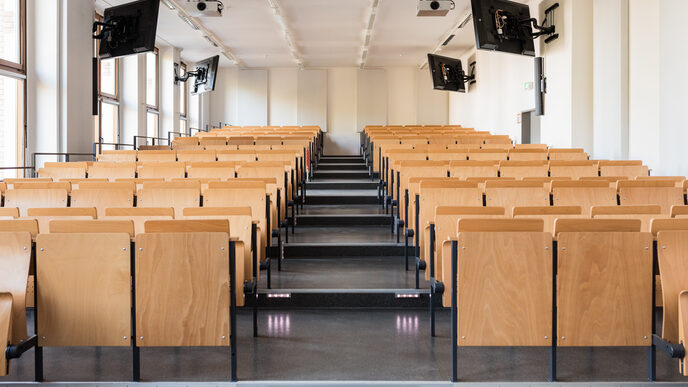 __Room view of a smaller lecture hall.