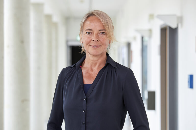 Portrait of Prof. Dr. Britta Böckmann __ Portrait of Prof. Dr. Britta Böckmann