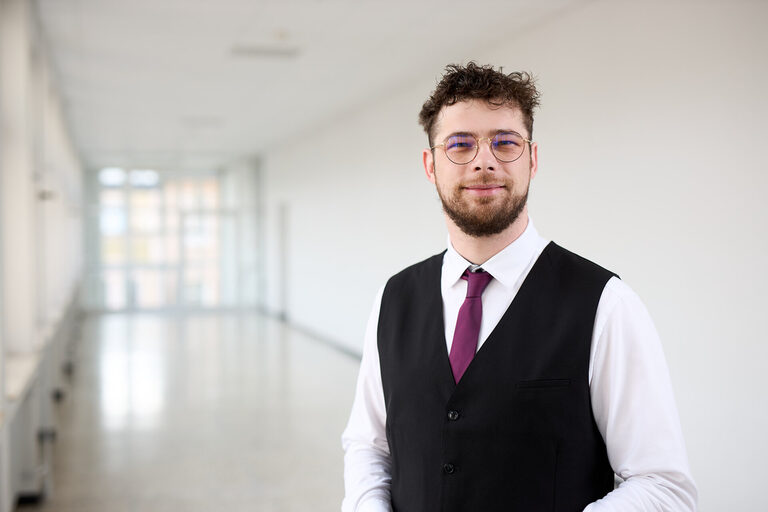 Portrait von Robert Kremer __ Portrait of Robert Kremer