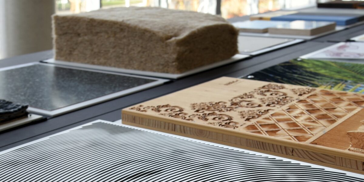 You can see a selection of healthy materials and innovative building materials photographed from an oblique perspective