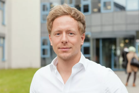 Doctoral student Matthias Becker